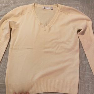 100% Cashmere Sweater by 525 america (M) Used but Excellent Condition